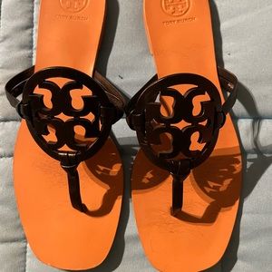 Tory Burch mini Miller flat thong sandal size 7